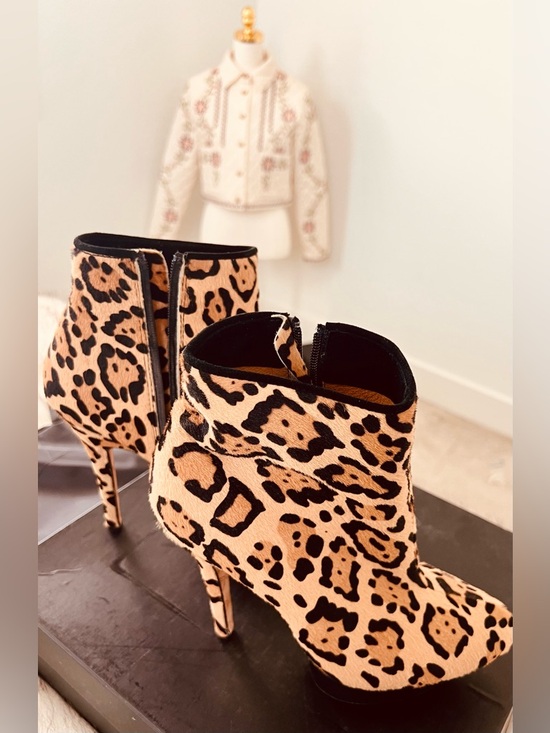 L.A.M.B. Leopard Calf Hair Ankle Boots w/ Box & Dust Bags Stiletto Heel Size 7.5 - Picture 5 of 13